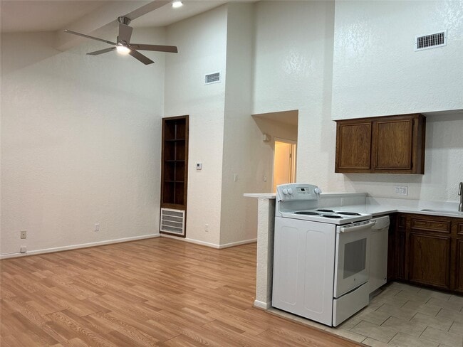 Photo - 2305 55th St