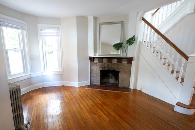 Photo - 300 Woodside Ave Townhome