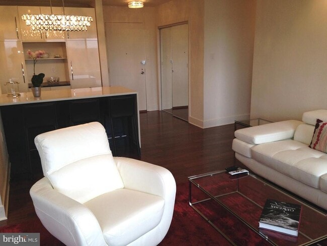 Photo - 10401 Grosvenor Pl Apartamento Unidad 1525