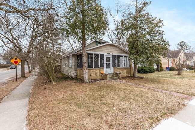 Photo - 950 Merritt St SE