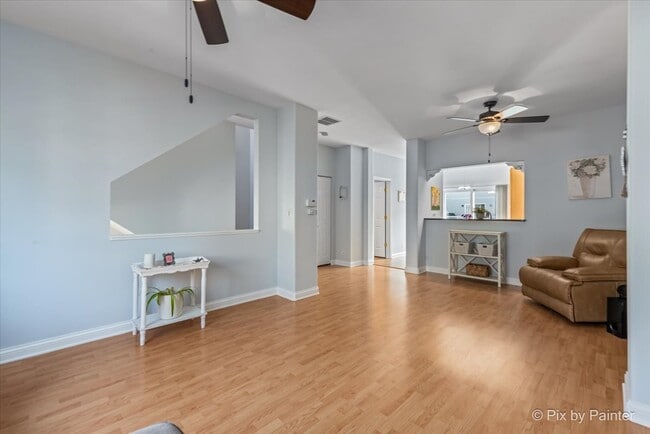 Photo - 208 New Haven Dr