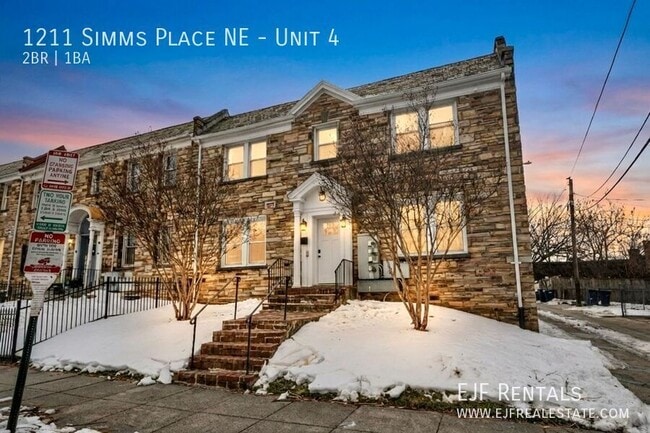 Building Photo - 1211 Simms Pl NE Unit 4