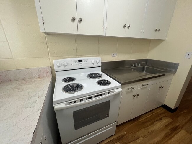 Photo - 2 Bed/1 Bath unit on Cleghorn St in Waikiki Unit 101