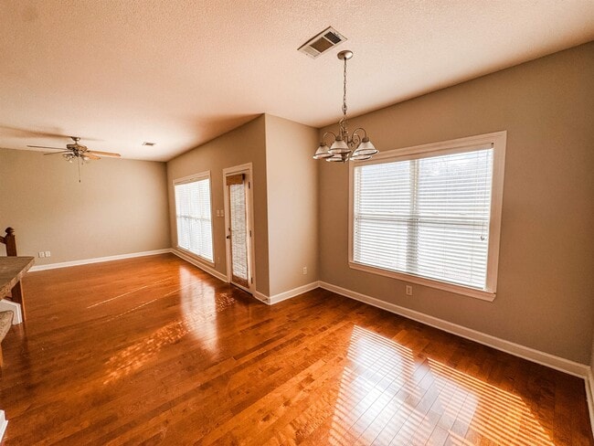 Photo - 9847 Winsford Ln