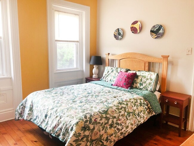 Photo - 3 bed 1 bath - beautiful Southside flats home, central air, in unit laundry, udpated