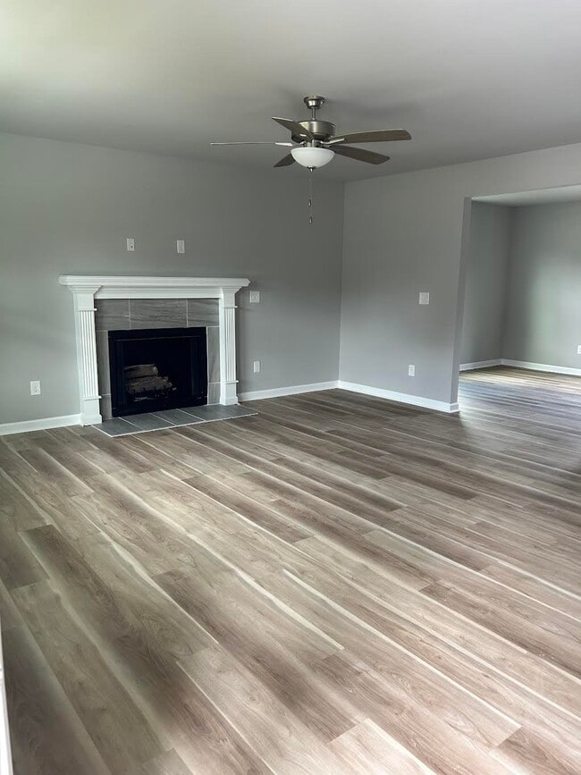 Photo - 402 Grand Oaks Dr