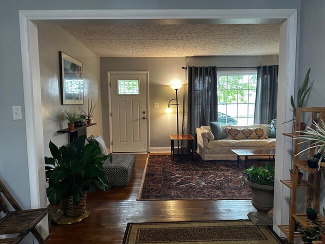 Photo - 1836 S Robberson Ave