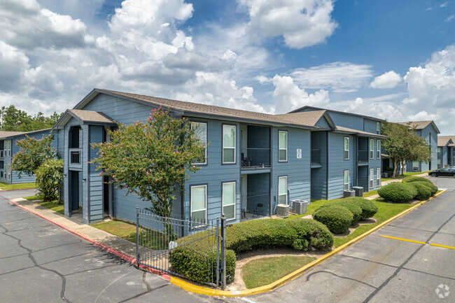 The Wilshire Apartments - Lake Charles, LA | ForRent.com