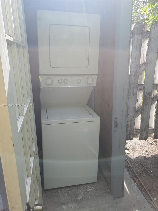 Photo - 715 Columbus Pkwy Unit R