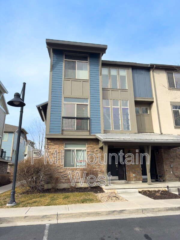 Photo - 7537 Russi Pl