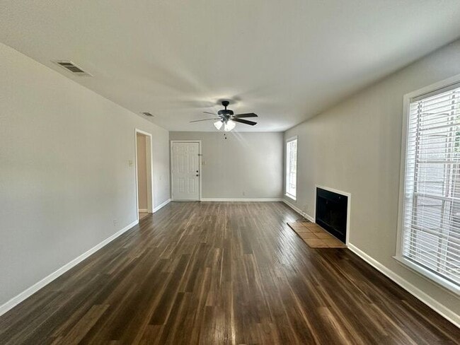 Photo - Available-2 Bed 2 Bath Apartment in Central Tyler!