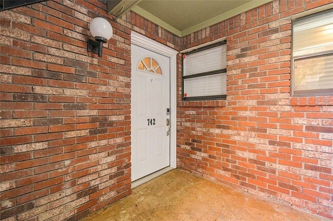 Photo - 742 Brentwood Pl