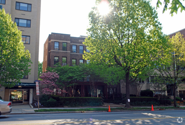 Lincoln Arms Apartments - Lincoln Arms Apartments