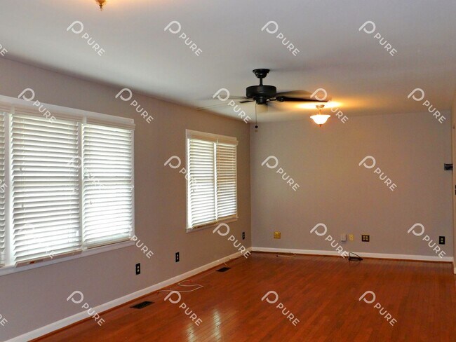 Photo - 1717 Haynes Ave NE