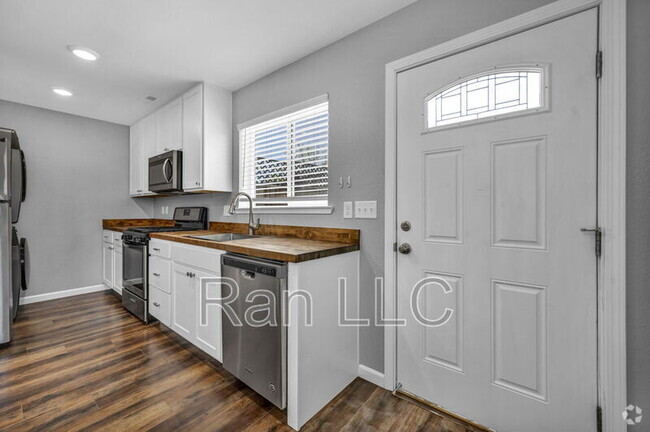 Building Photo - 229 W Pueblo St Unit 1 Rental