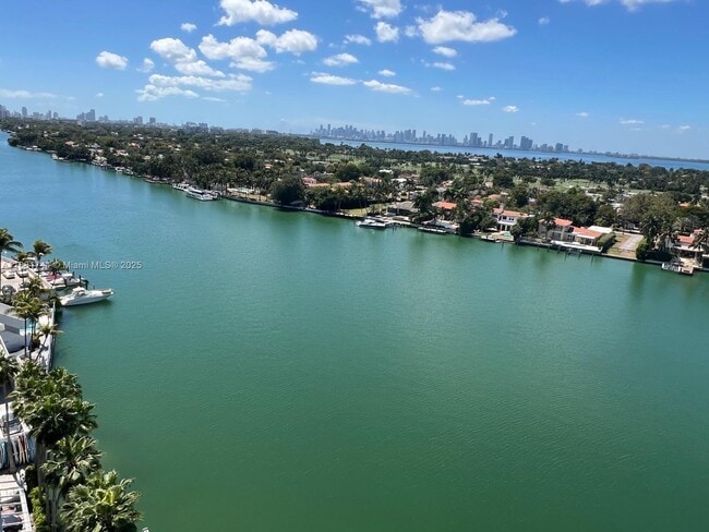 Photo - 5900 Collins Ave Unidad 1505