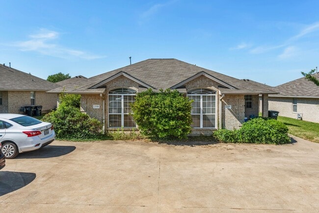 Photo - PRE-LEASE August 2026!! Great Location for...