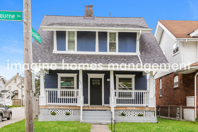 Charming 3 Bedroom Home in Columbus! - Charming 3 Bedroom Home in Columbus!