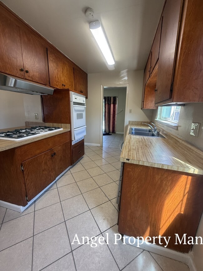 Photo - 7663 22nd St