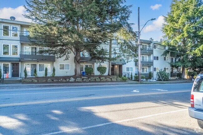 Photo - Spacious unit nestled across from Bitterla...