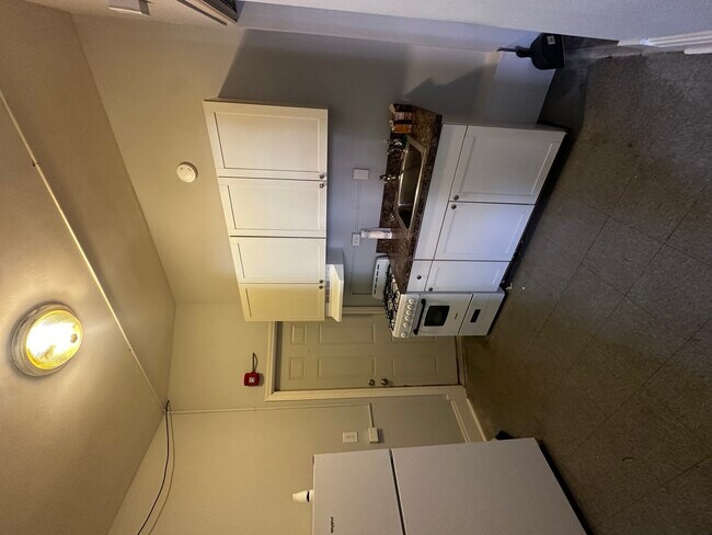 Photo - 1028 S State St Unidad 2