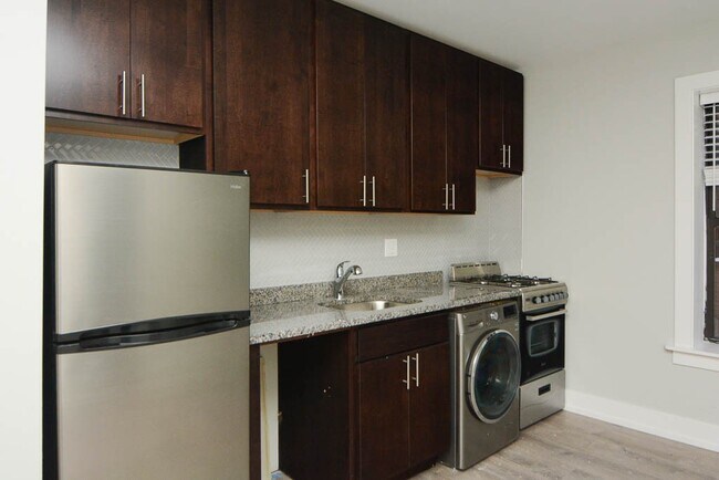 Photo - 434.5 W Belden Ave Unit 601B