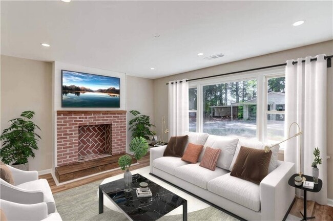 Photo - 4483 Florence St