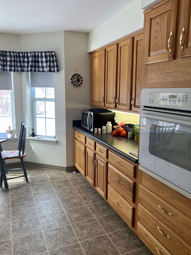 Photo - 3 Bedroom/Office 1.5 bath in the Village of Fairport - Available May 2026! $3,050/month Unidad 4