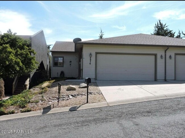 Building Photo - 4976 Summit Cir Rental