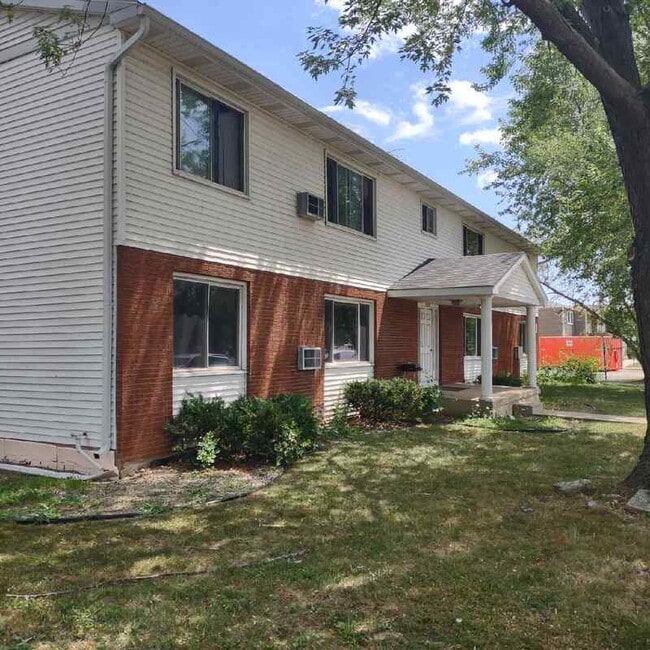 Neenah Court Apartments
