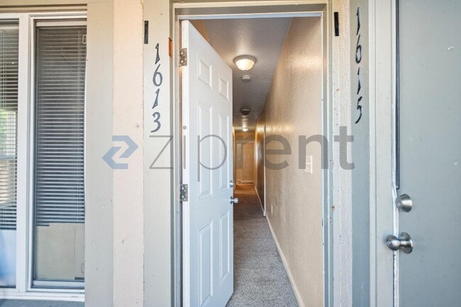 Photo - 1613 Pomona St