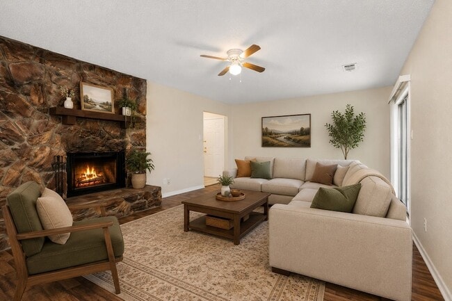 Photo - 6301 Sunnybrook Dr