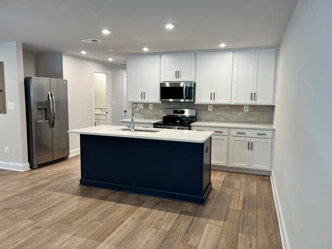 Luxury Kitchen - 2423 Anlee Rd Townhome