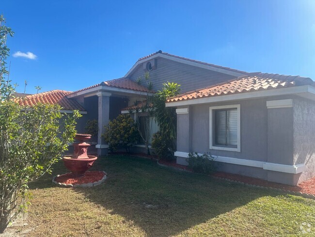 Building Photo - POOL HOME!! w/ Beautiful Pond View!!!