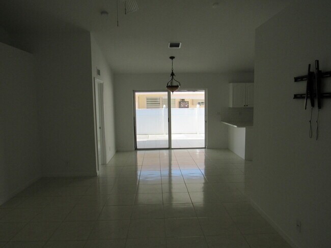 Photo - 137 Vanessa St