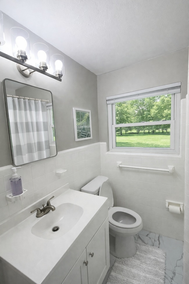 Shared Bathroom Continued - 5654 Baywood Ter