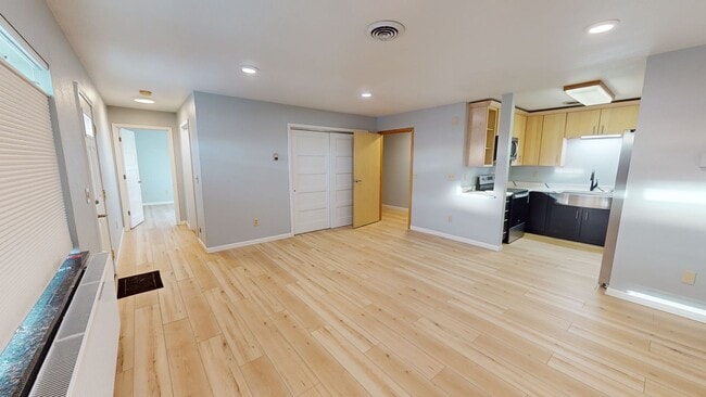 Building Photo - Fully Updated Large 1 Bedroom in Fairbanks! Available now!