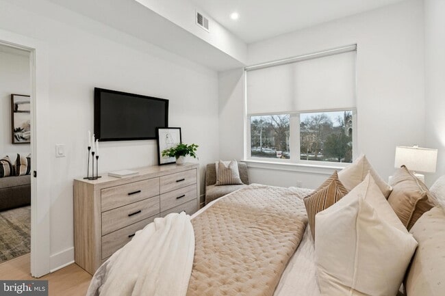 Photo - 30 W Allens Ln Unit 408