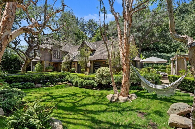 Building Photo - 575 N Beverly Glen Blvd