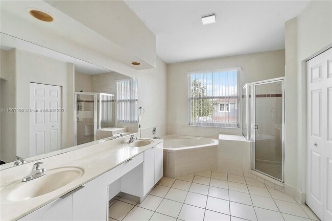 Photo - 3838 SW 50th Ct