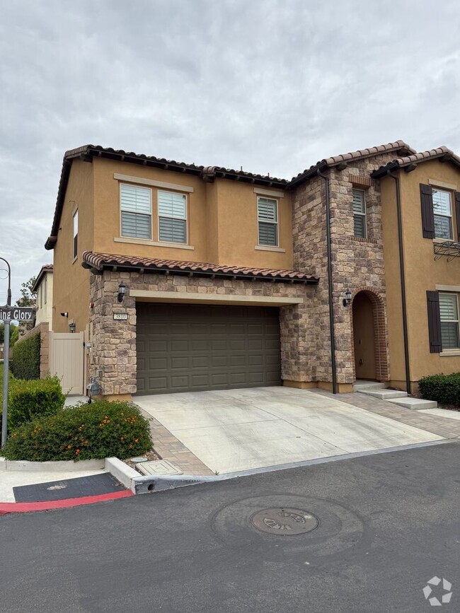 Building Photo - Gorgeous 4 Bed, 3 Bath Home in Yorba Linda...