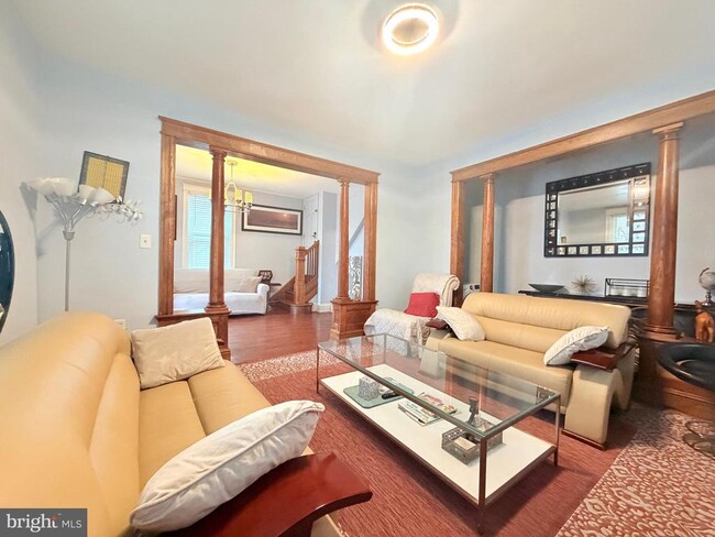 Photo - 3119 South Dakota Ave NE