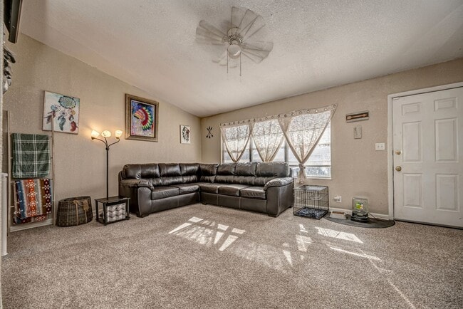 Photo - 4 Bedroom Rental Available February 15th!