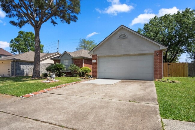 Building Photo - 5211 Roserock Ln