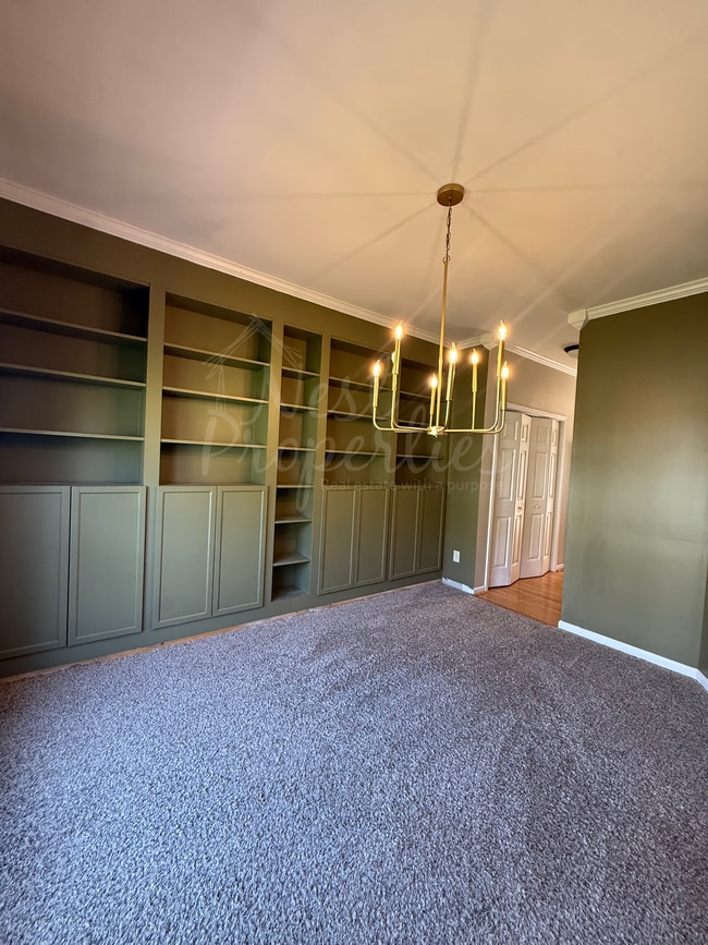 208 Saints Creek Ln