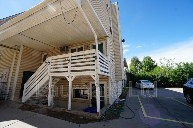 Building Photo - 291 S Hoyt St Unit #302