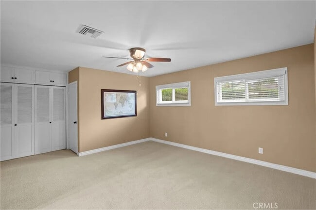 Building Photo - 528 E Parkdale Dr