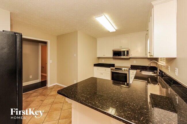 Photo - 4445 Waterman Dr