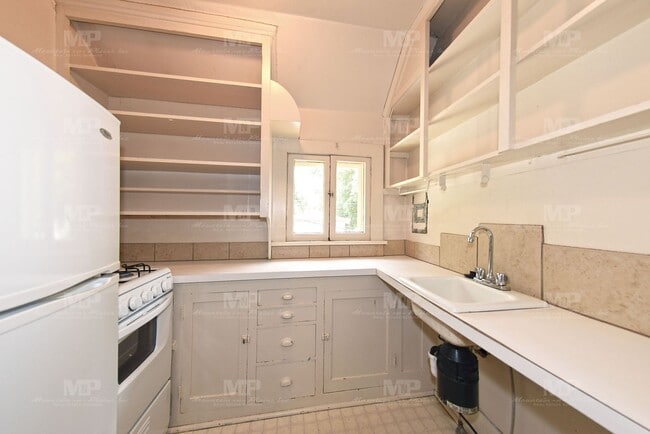 Photo - One Bedroom in Old Town! Unidad 318 W. Laurel St. #C-L318C