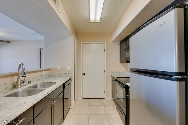 Photo - 2300 E Silverado Ranch Blvd Unidad 2190